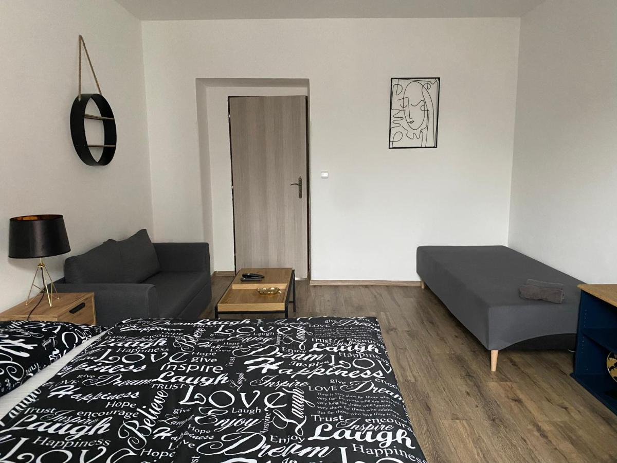 Cerna Ruze - Apartman 4 Plzeň Extérieur photo